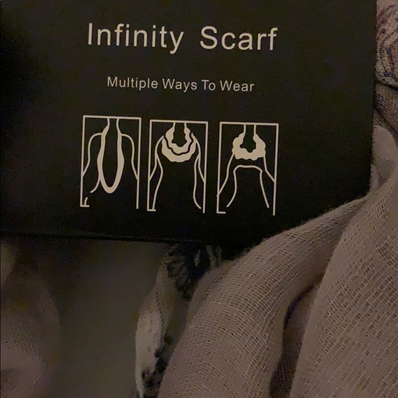 Infinity scarf - Picture 3 of 3
